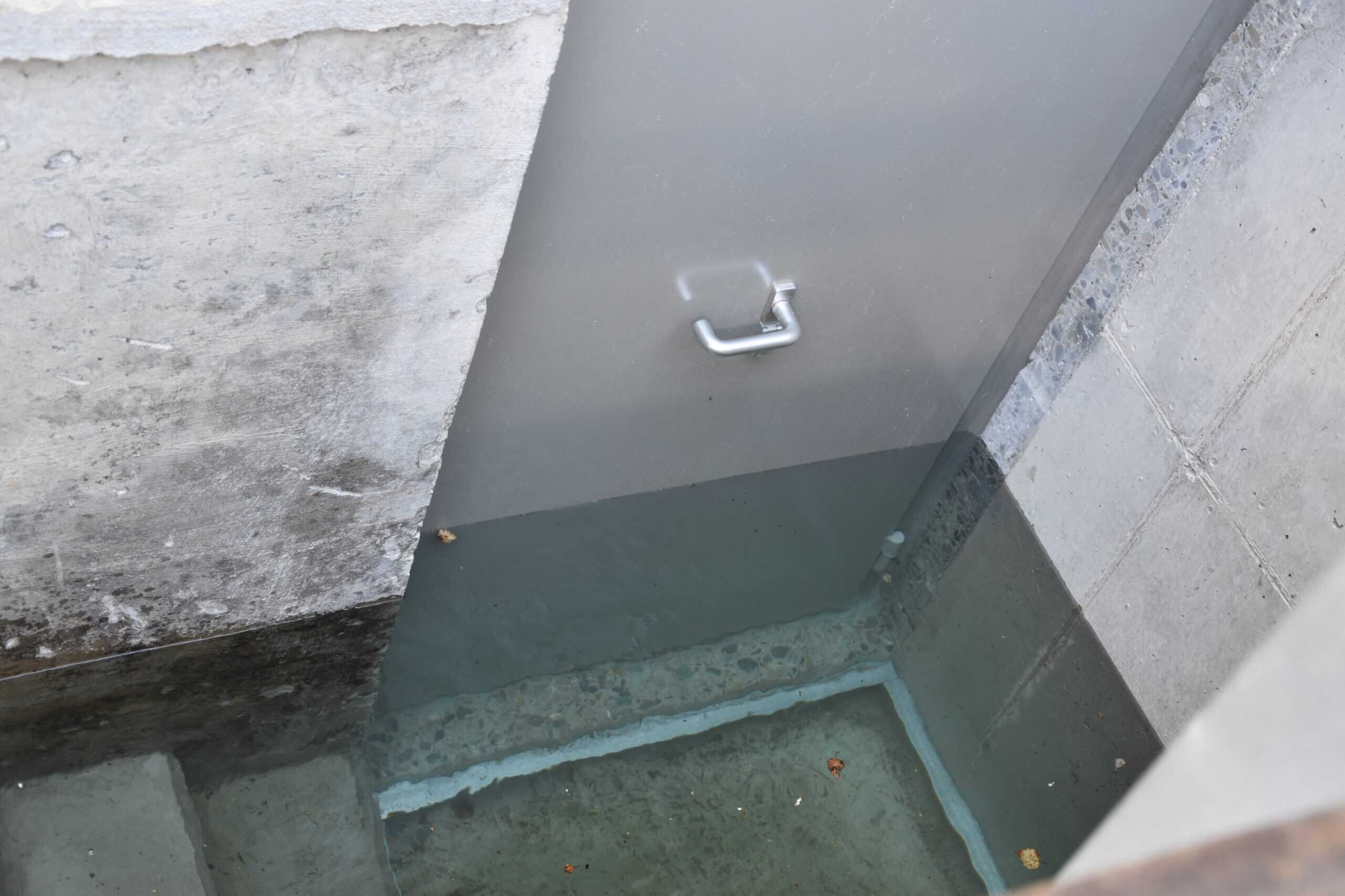 Fertig montierte Hochwasserschutztür