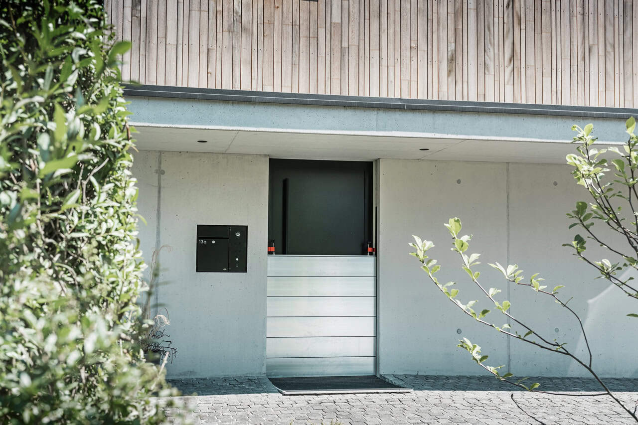 Bündig montiertes Dammbalken-System