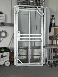 Verzinkter Stahltür-Rahmen für Hochwasserschutz in der Werkstatt